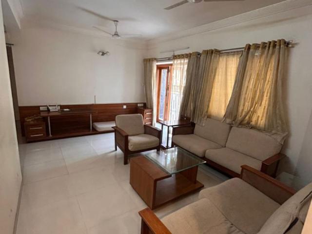Rental | 2 BHK 1250 Sq.Ft. Apartment in Aarna Apartment