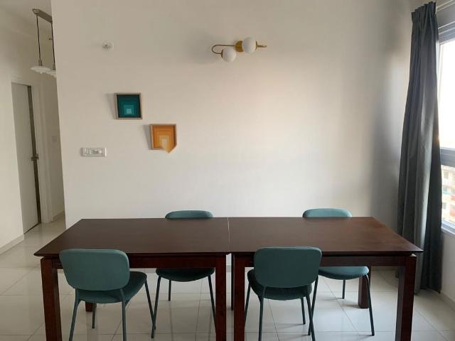 Rental | 2 BHK 1250 Sq.Ft. Apartment in Godrej Aqua