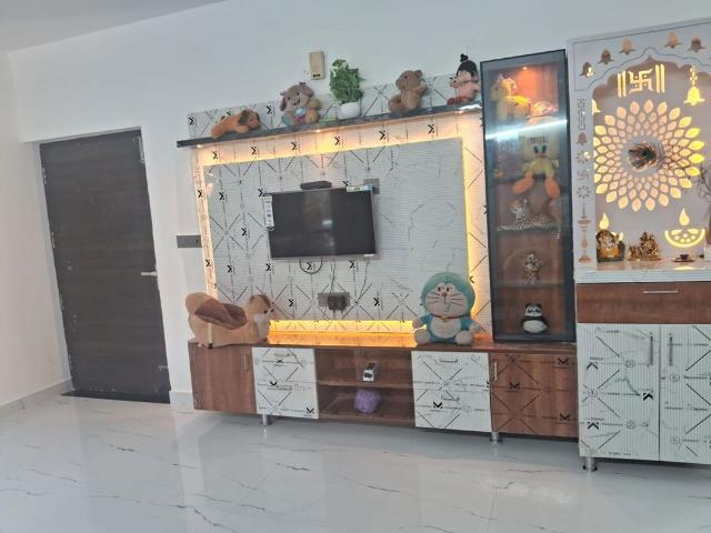 Rental | 2 BHK 1250 Sq.Ft. Apartment in Omaxe Heights