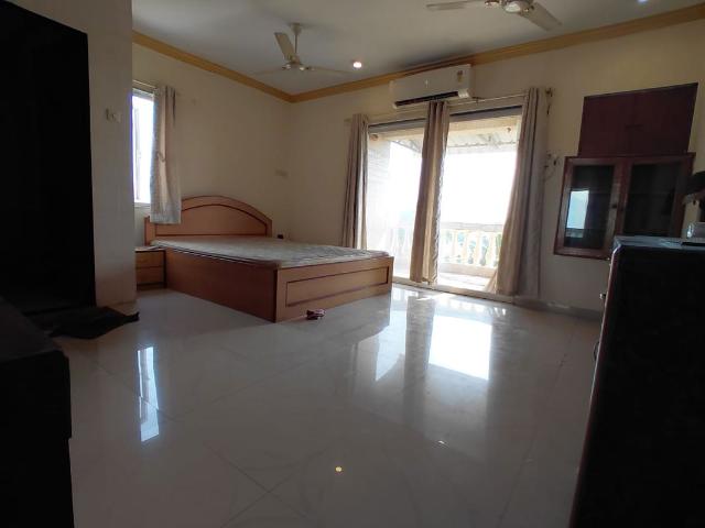 Rental | 2 BHK 1250 Sq.Ft. Apartment in NRI Complex Phase I