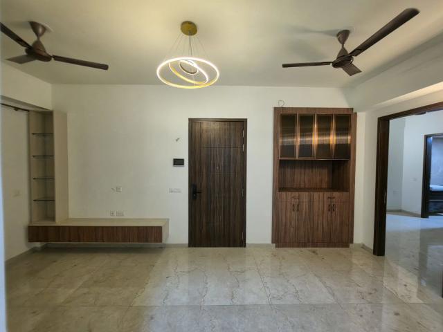 Rental | 2 BHK + 1250 Sq.Ft. Apartment in Smart World Orchard