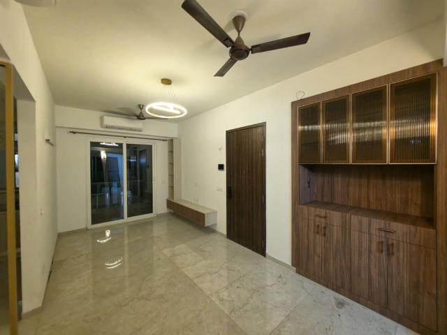 Rental | 2 BHK + 1250 Sq.Ft. Apartment in Smart World Orchard