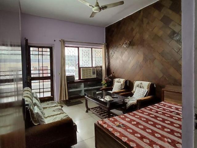 Rental | 2 BHK 125 Sq.Yd. Apartment in Naraina