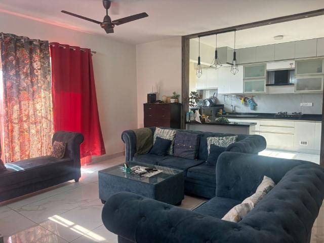 Rental | 2 BHK 1265 Sq.Ft. Apartment in Gopalan Lake Front