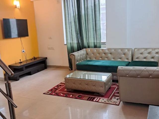 Rental | 2 BHK 1200 Sq.Ft. Apartment in Camelot Society