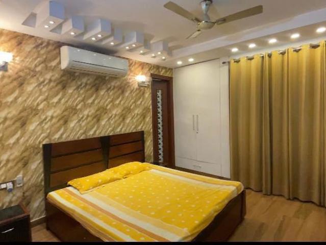Rental | 2 BHK 1200 Sq.Ft. Apartment in Emaar The Palm Drive Palm Studios