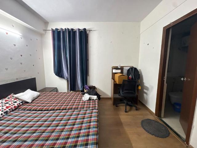 Rental | 2 BHK 1200 Sq.Ft. Apartment in Jaypee Greens Klassic Heights