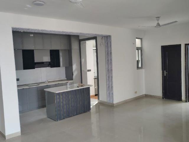 Rental | 2 BHK 1200 Sq.Ft. Apartment in Omaxe Heights