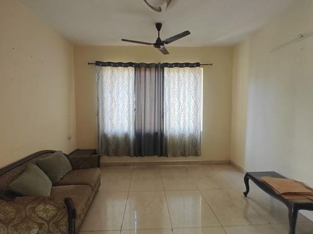Rental | 2 BHK 1200 Sq.Ft. Apartment in Seawoods