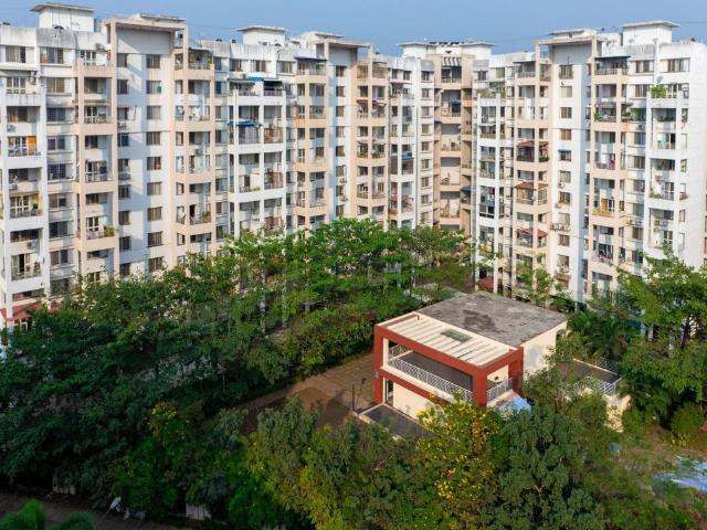 Rental | 2 BHK + 1200 Sq.Ft. Apartment in Sun Universe Apartment