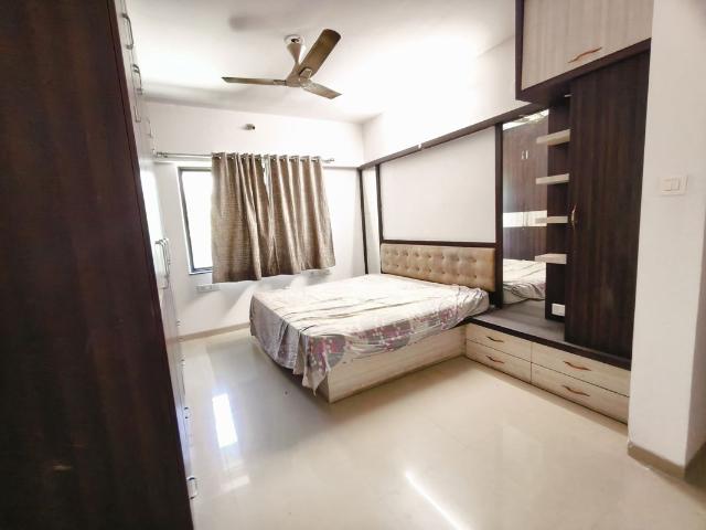 Rental | 2 BHK 1200 Sq.Ft. Apartment in Panama Silver Stone