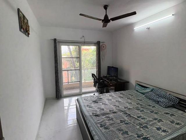 Rental | 2 BHK 1200 Sq.Ft. Apartment in Radhika Residency Vishrantwadi