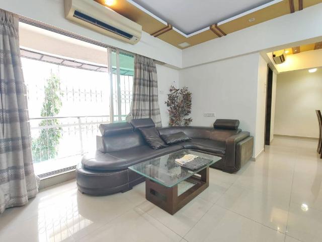 Rental | 2 BHK 1200 Sq.Ft. Apartment in Versova View