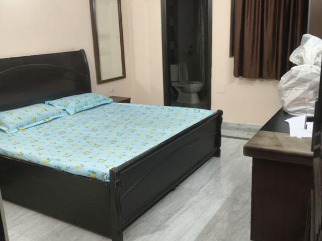 Rental | 2 BHK + 1200 Sq.Ft. Independent House in RWA Apartments Sector 71