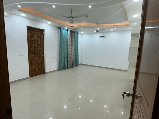Rental | 2 BHK + 1200 Sq.Ft. Independent House in Sector 52