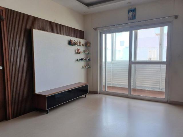 Rental | 2 BHK + 1206 Sq.Ft. Apartment in Mithuna White Pearl