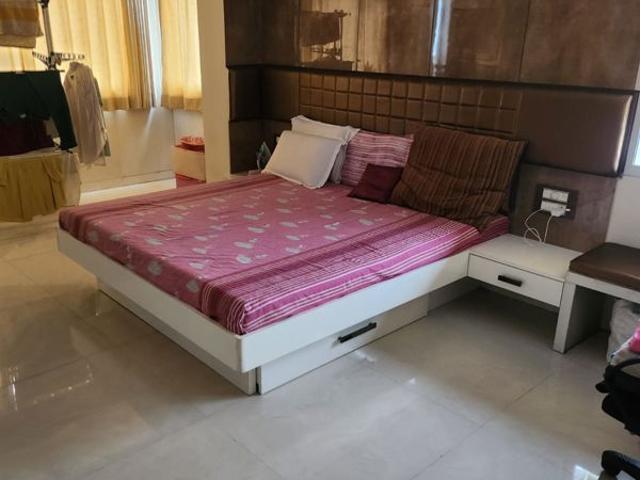 Rental | 2 BHK 1350 Sq.Ft. Apartment in Ajanta Apartment Colaba