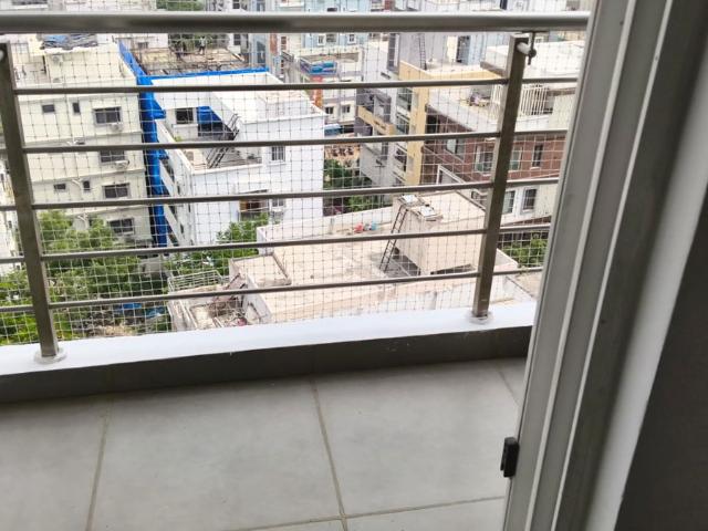 Rental | 2 BHK + 1350 Sq.Ft. Apartment in Niharika Flora