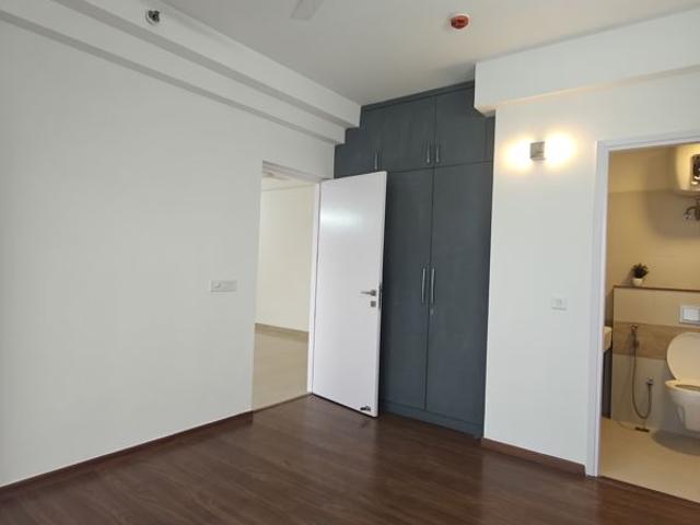 Rental | 2 BHK + 1330 Sq.Ft. Apartment in M3M Marina