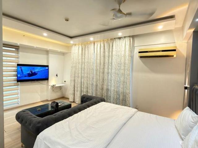 Rental | 2 BHK 1400 Sq.Ft. Apartment in Experion Capital
