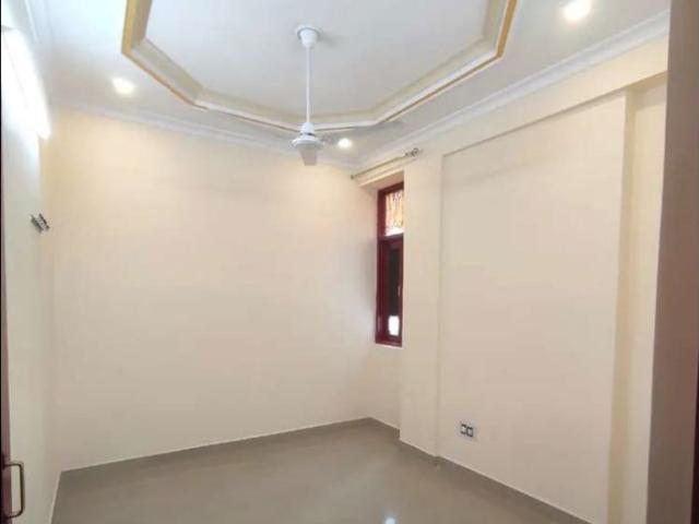 Rental | 2 BHK 1400 Sq.Ft. Apartment in Hazratganj