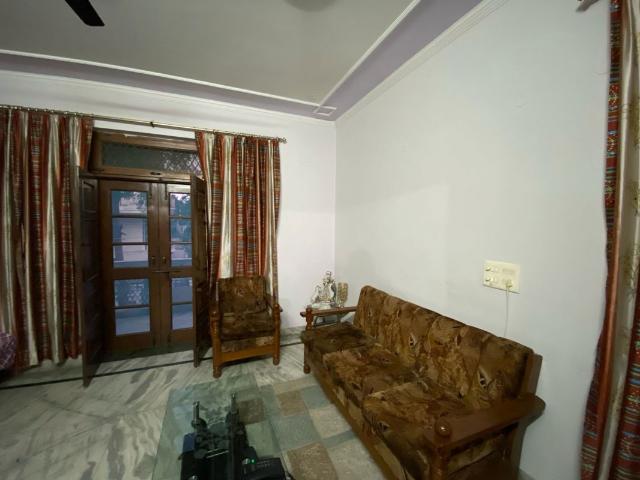 Rental | 2 BHK + 1400 Sq.Ft. Independent House in RWA Apartments Sector 71