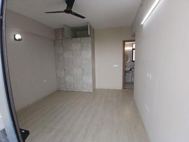 Rental | 2 BHK 1424 Sq.Ft. Apartment in M3M Skywalk