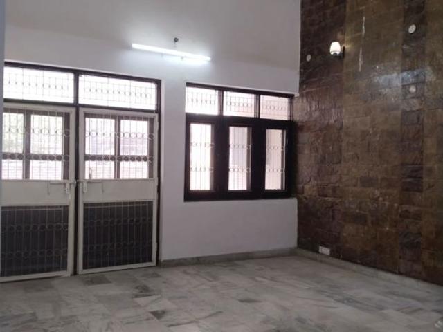Rental | 2 BHK + 1550 Sq.Ft. Independent House in RWA Apartments Sector 20