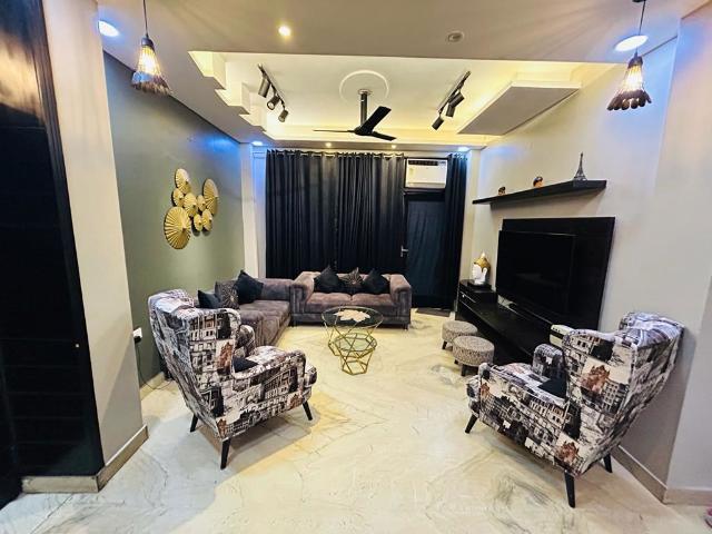 Rental | 2 BHK 1530 Sq.Ft. Apartment in Sector 51