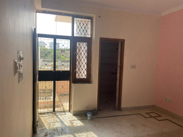 Rental | 2 BHK 1685 Sq.Ft. Independent House in RWA Apartments Sector 116