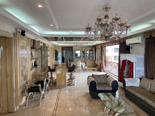 Rental | 2 BHK 1600 Sq.Ft. Apartment in Santacruz West
