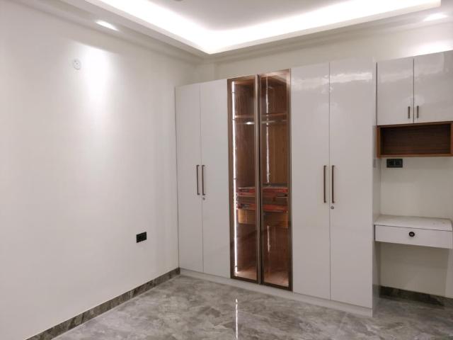 Rental | 2 BHK 1600 Sq.Ft. Apartment in Sector 14 Dwarka