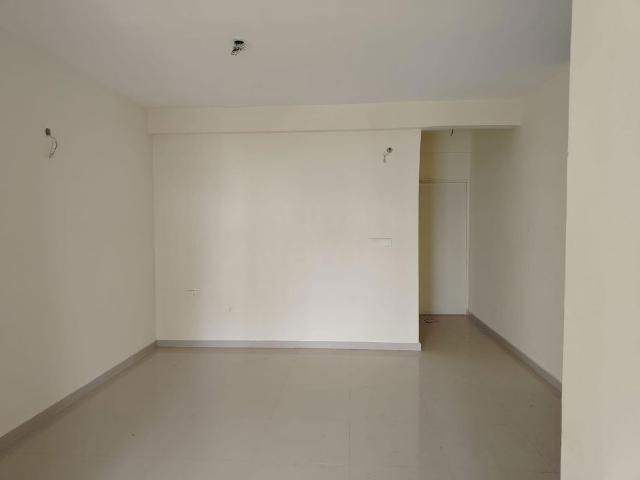 Rental | 2 BHK 1600 Sq.Ft. Apartment in Pyramid Midtown