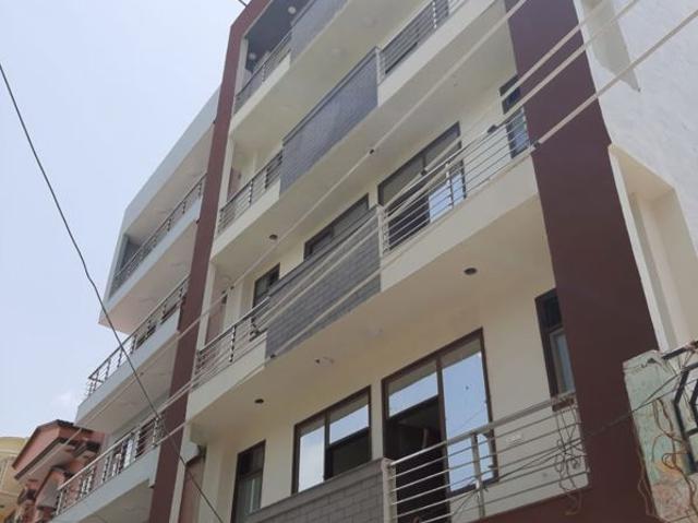 Rental | 2 BHK + 1600 Sq.Ft. Independent House in Sector 10A