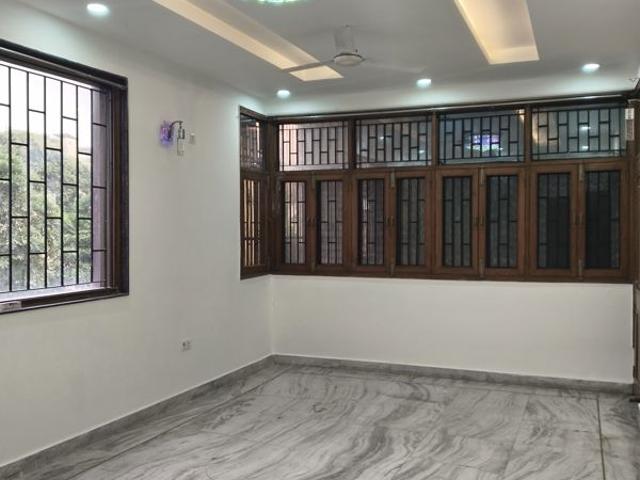 Rental | 2 BHK + 162 Sq.Mt. Villa in RWA Apartments Sector 122