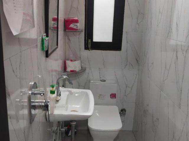 Rental | 2 BHK 170 Sq.Yd. Apartment in Sarvapriya Vihar