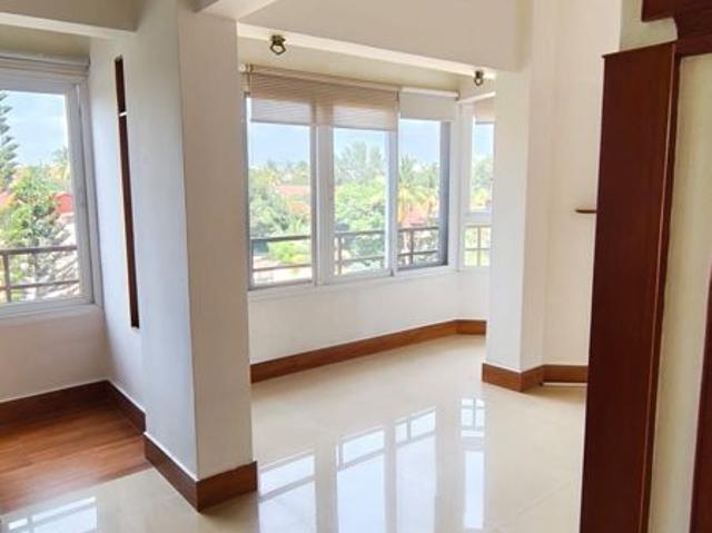 Rental | 2 BHK 1800 Sq.Ft. Apartment in Manish Complex