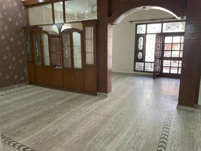 Rental | 2 BHK + 1800 Sq.Ft. Independent House in Sector 28