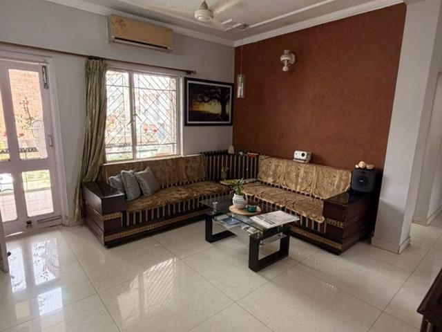 Rental | 2 BHK + 1800 Sq.Ft. Independent House in Sector 43