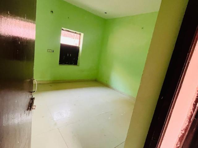 Rental | 2 BHK 2000 Sq.Ft. Independent House in RWA Apartments Sector 121