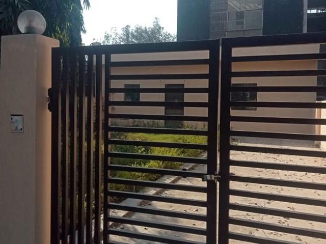 Rental | 2 BHK 200 Sq.Mt. Independent House in Sector 100