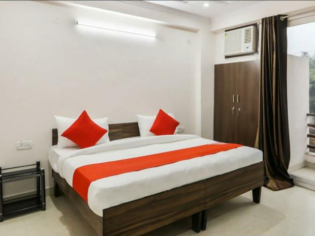 Rental | 2 BHK 200 Sq.Yd. Apartment in Maharishi Dayanand CGHS