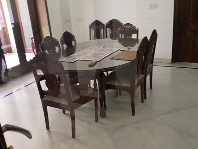 Rental | 2 BHK 200 Sq.Yd. Apartment in South Extension