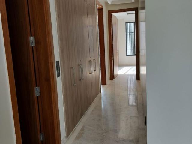 Rental | 2 BHK 250 Sq.Mt. Apartment in Sector 55