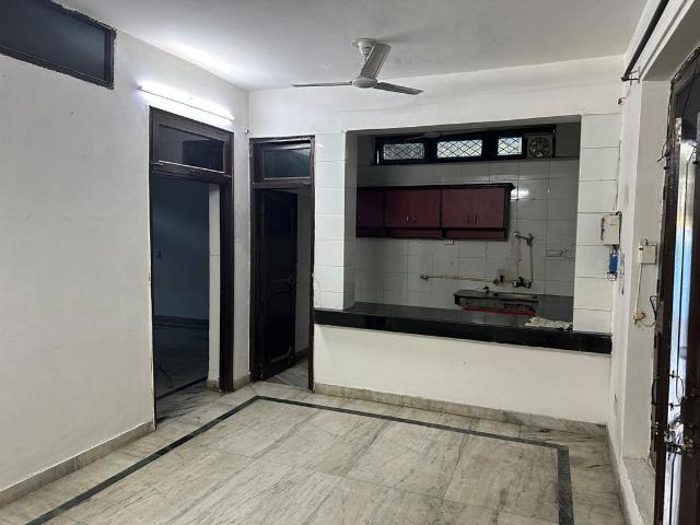 Rental | 2 BHK + 300 Sq.Mt. Independent House in RWA Apartments Sector 51