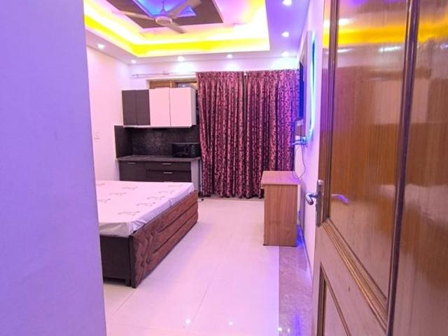 Rental | 2 BHK 360 Sq.Ft. Apartment in Sushant Lok 3