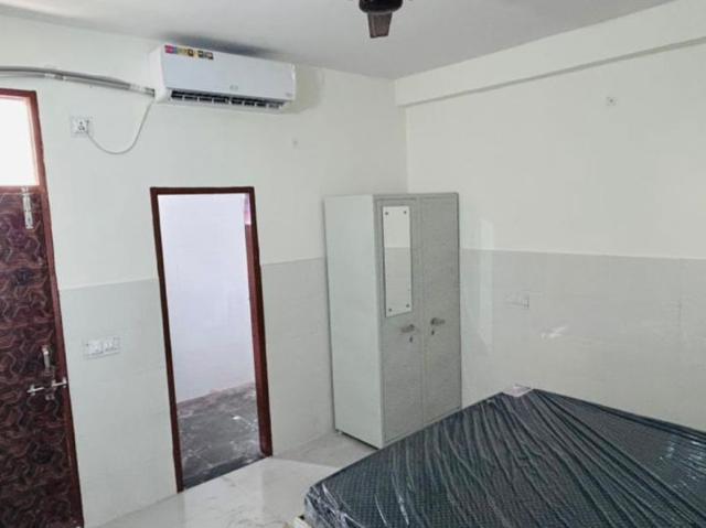 Rental | 2 BHK 500 Sq.Yd. Apartment in Devika Sadar Bazaar