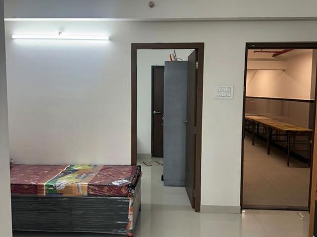 Rental | 2 BHK 550 Sq.Ft. Apartment in Upper Worli