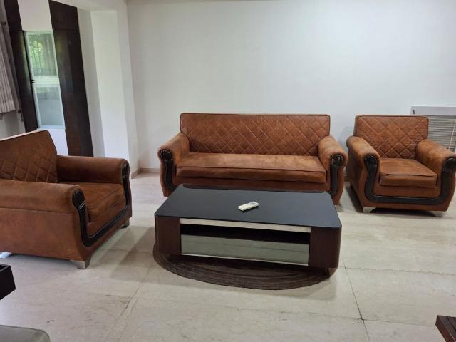 Rental | 2 BHK 550 Sq.Ft. Apartment in Malabar Hill