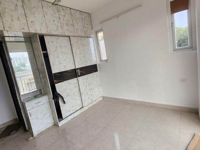 Rental | 2 BHK 583 Sq.Ft. Apartment in Signature The Serenas